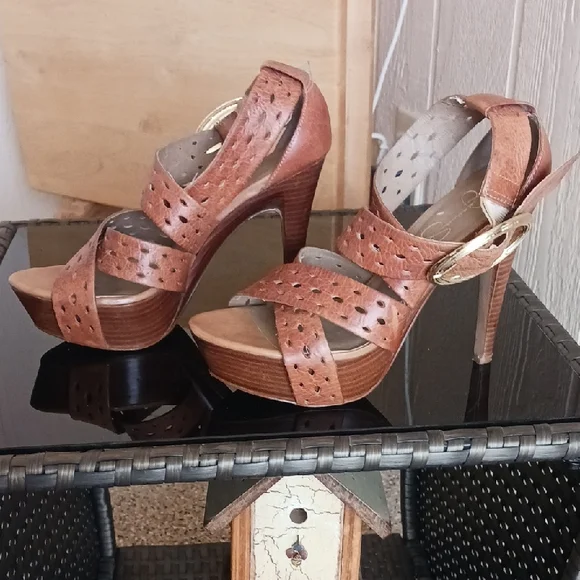 JESSICA SIMPSON- Adorable, Stylish, Brown Heals With Great Support. Sz 7 - Picture 5 of 6